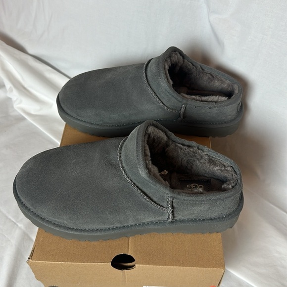 NWT UGG Classic Sz 10 - Picture 3 of 6
